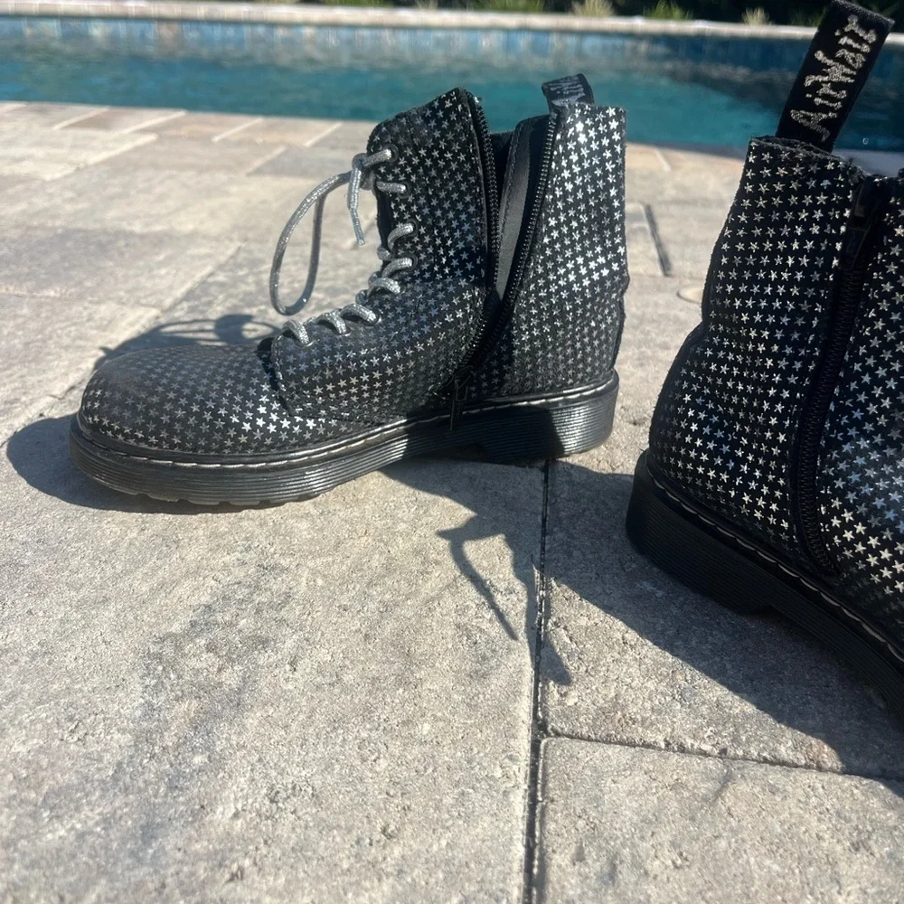 Dr. Martens Black Star Pattern Kids Combat Boots size 3